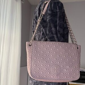 Tory Burch EUC blush, quilted leather w/gold &leather strap convert shld/cross
